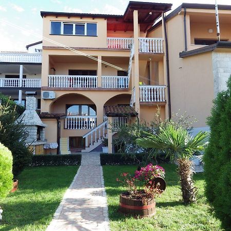 Apartment Zdravko Штинян Екстер'єр фото