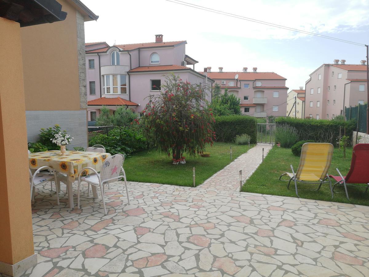 Apartment Zdravko Штинян Екстер'єр фото