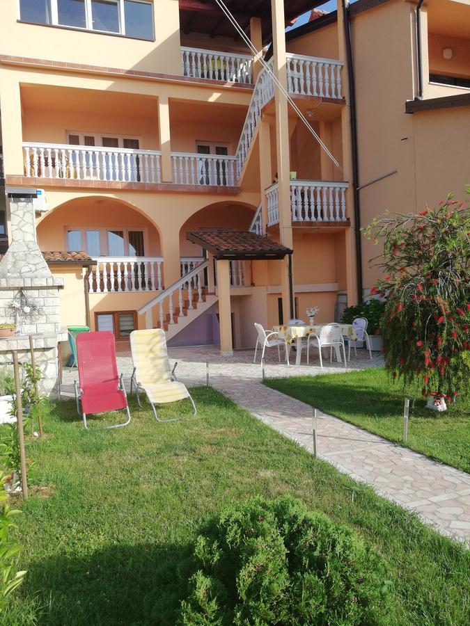 Apartment Zdravko Штинян Екстер'єр фото