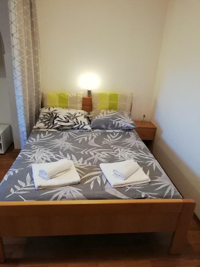 Apartment Zdravko Штинян Екстер'єр фото