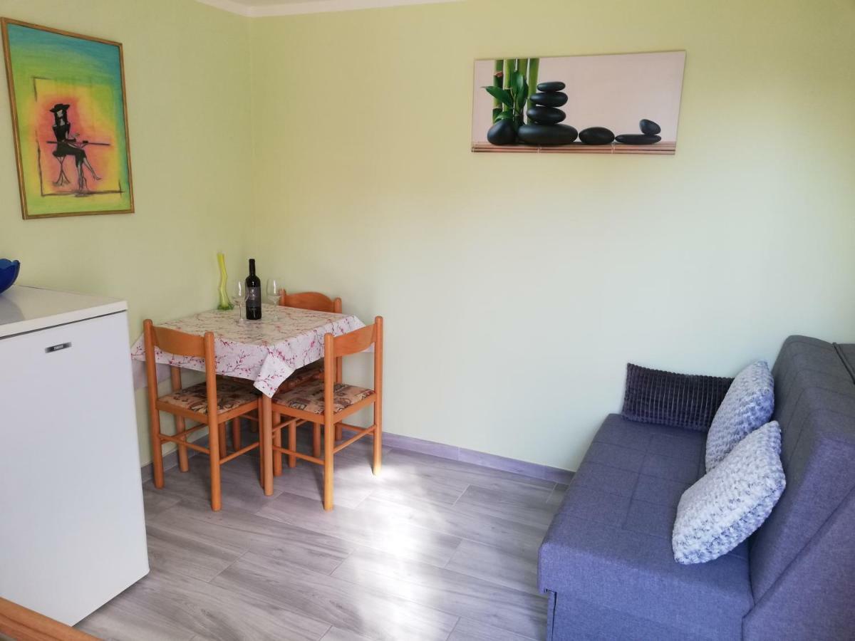 Apartment Zdravko Штинян Екстер'єр фото