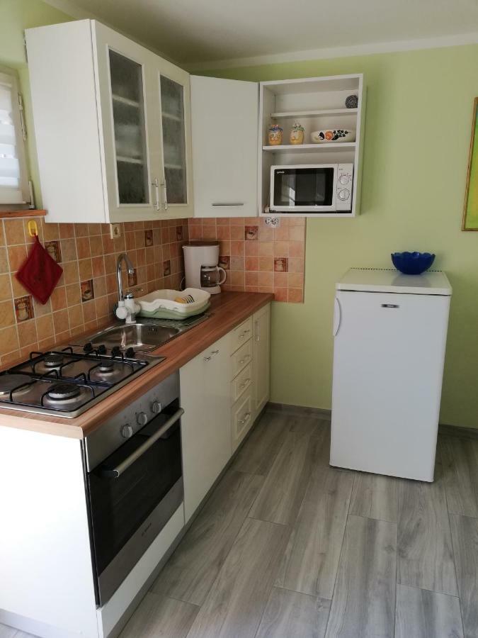 Apartment Zdravko Штинян Екстер'єр фото