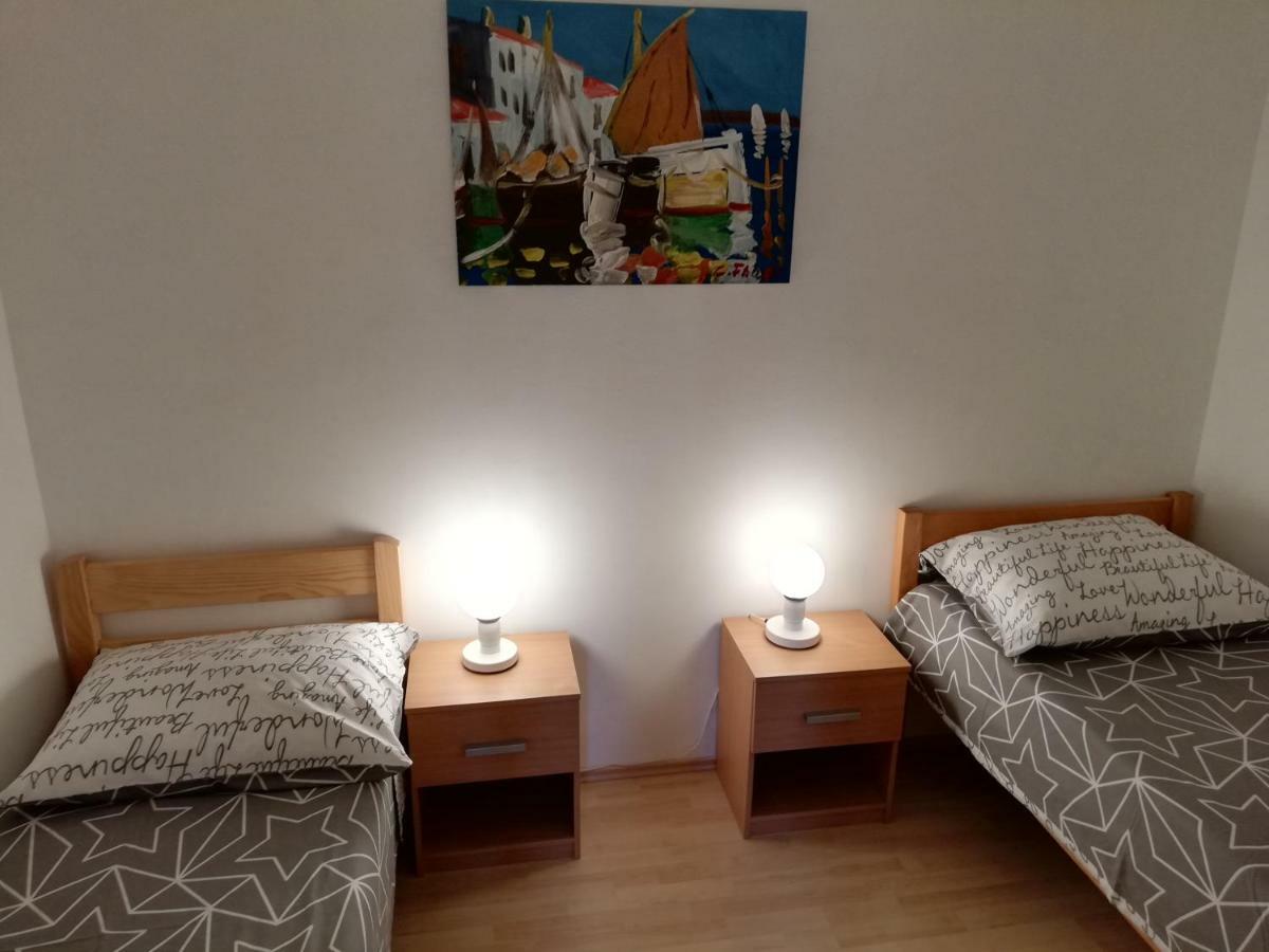 Apartment Zdravko Штинян Екстер'єр фото